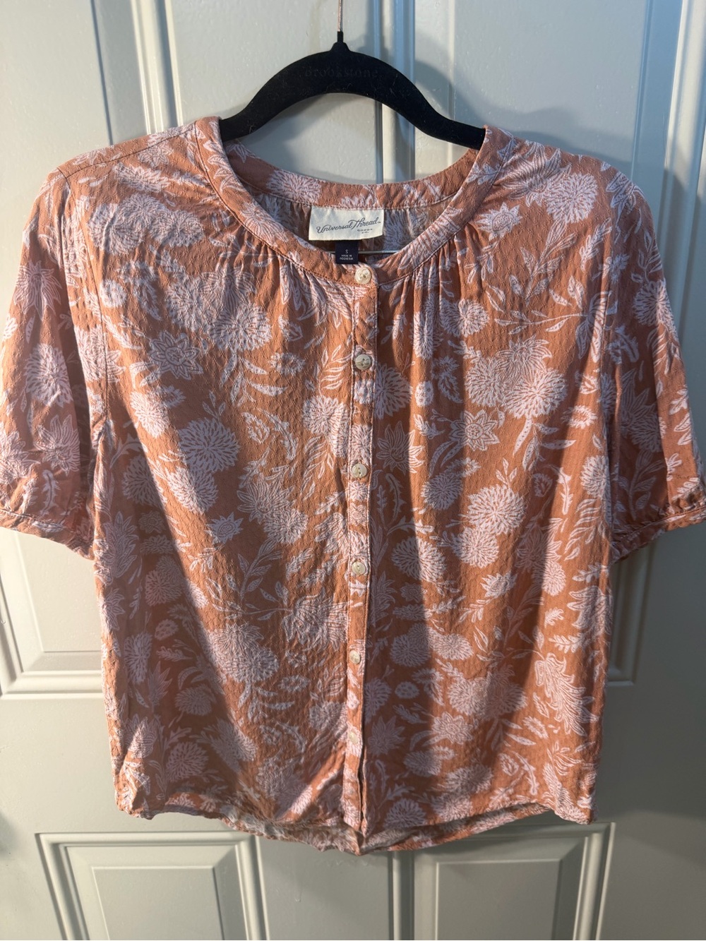 Universal Thread Coral and White Floral Button-Down Shirt